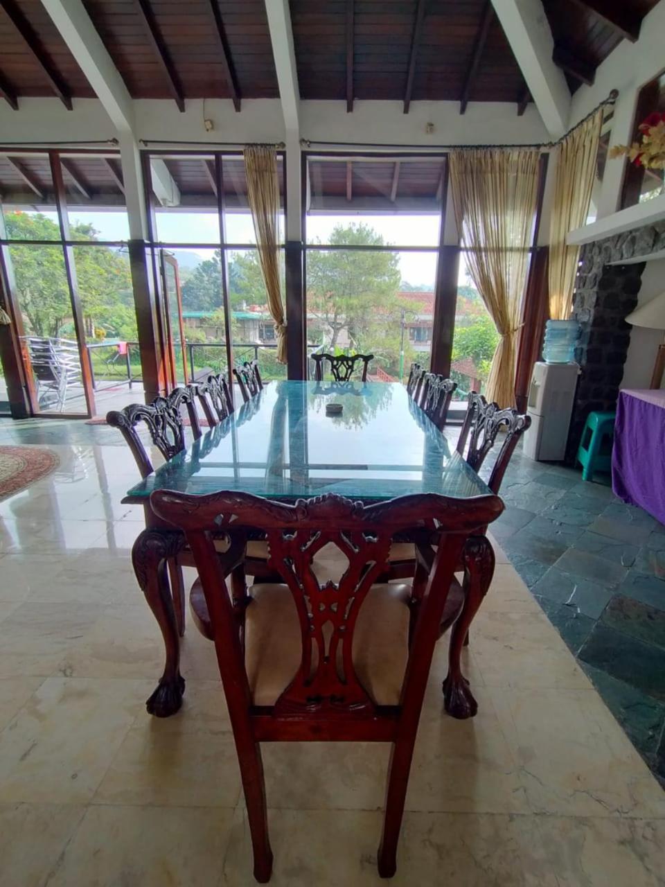 Villa Bukit Danau Lot 14 Cinengangirang Eksteriør bilde
